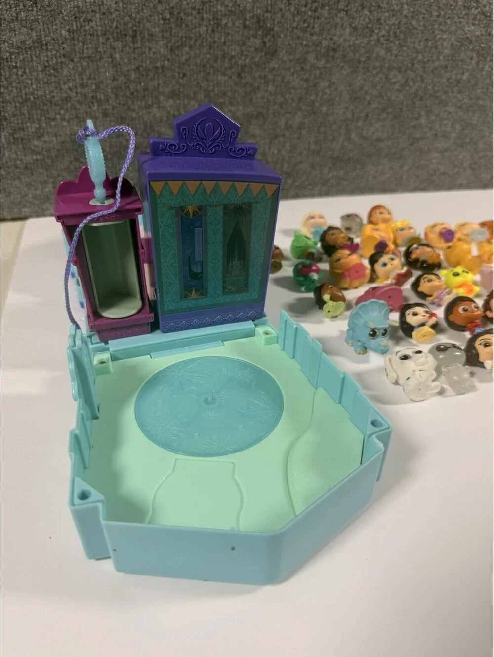 Disney Doorables Mixed Lot 47 Pieces Plus Frozen House